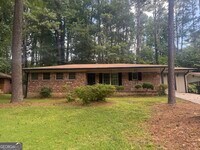 Building Photo - 2090 Jordan Terrace NE
