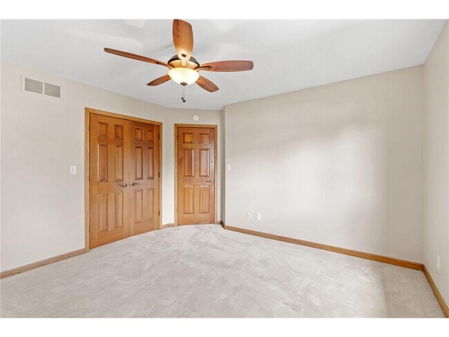 Building Photo - 6210 Deerwood Cir N