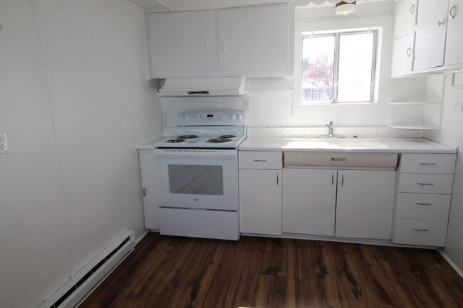 Building Photo - 528 Torrey St