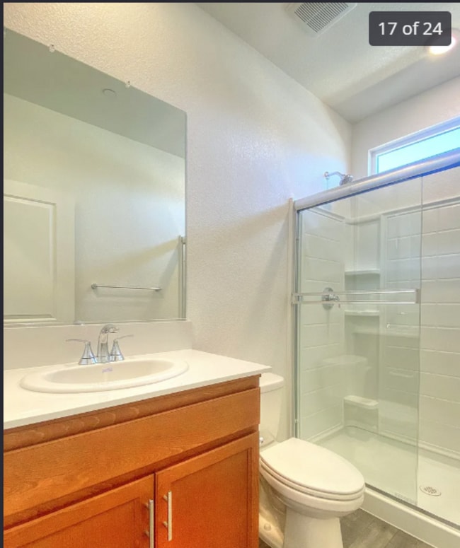 Building Photo - 917 Somerset Way