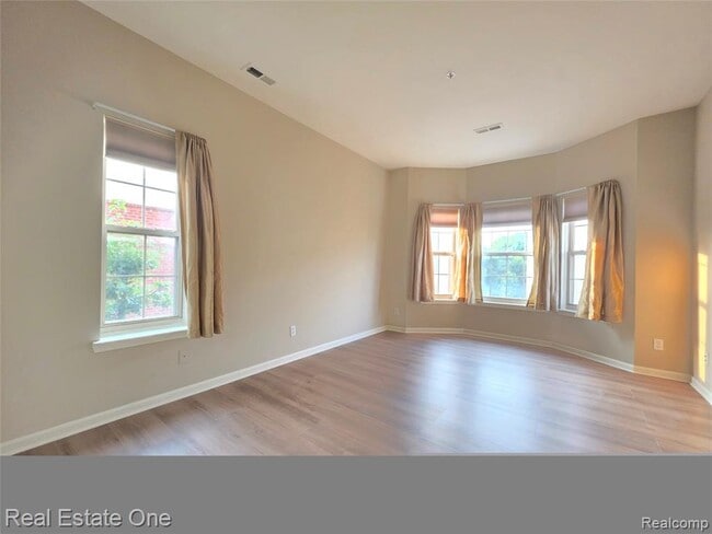 Building Photo - 3091 Camden Dr