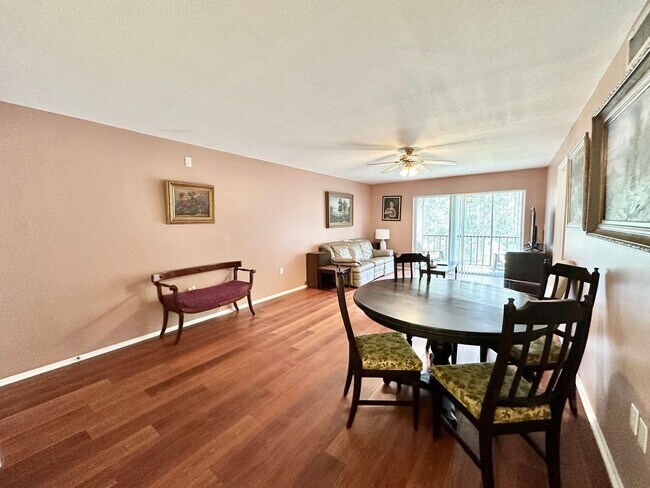 Building Photo - Fantastic 2br/2ba Furnished Annual Rental ...