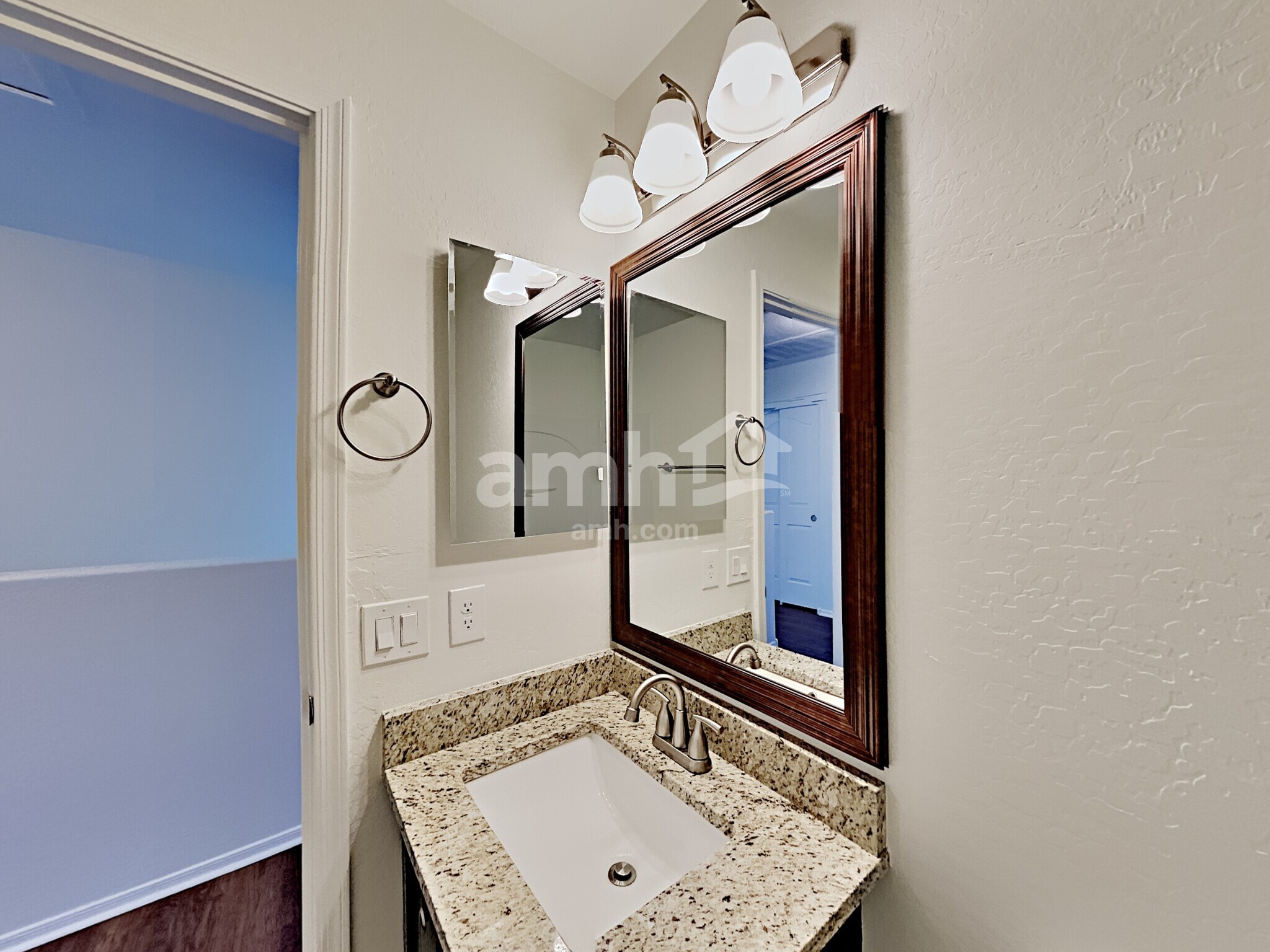 Building Photo - 7923 W Payson Rd