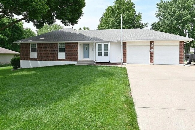 Primary Photo - 1400 NE 112th Terr