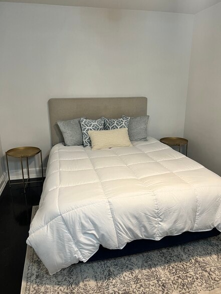 Primary Bedroom - 1213 Raum St NE