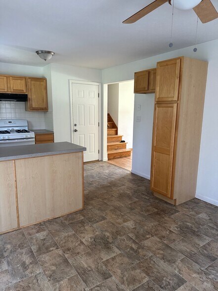 kitchen - 4093 Karry Dr