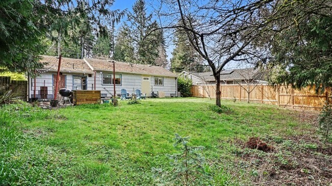 Building Photo - 2Bd/1Ba Shoreline House