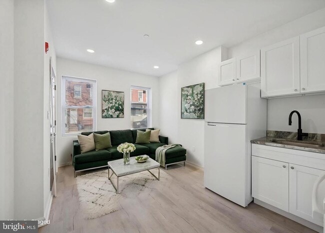 Building Photo - 4926 W Thompson St