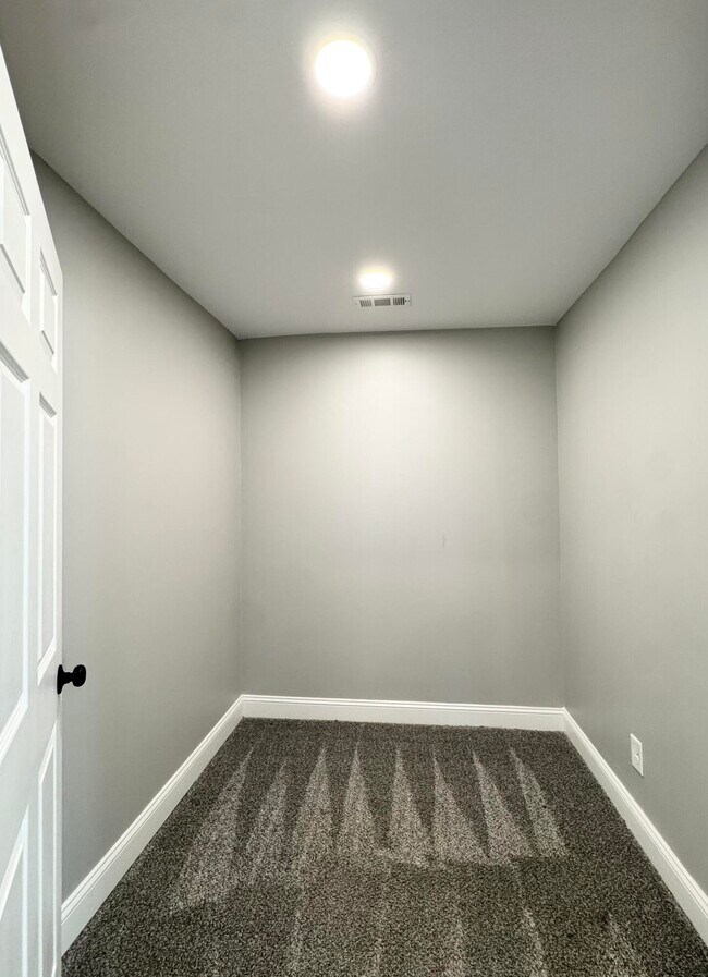 Building Photo - 353 Sherman Ave