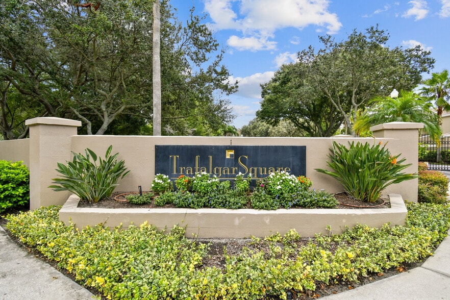 Building Photo - 4347 Deermont Cir