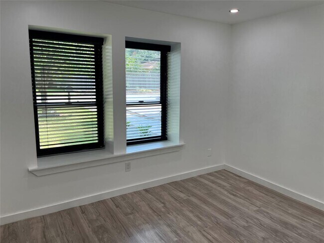 Building Photo - 11216 Amethyst Trail