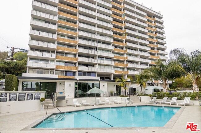 Building Photo - 8787 Shoreham Dr