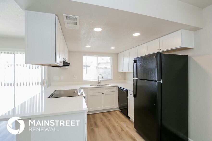 Building Photo - 3522 W Malapai Dr