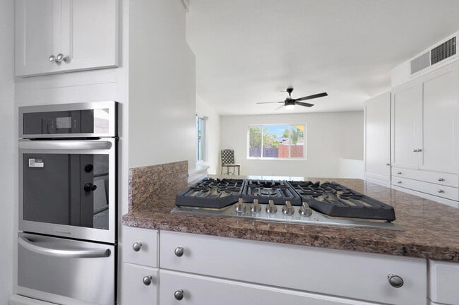 Building Photo - 7031 E Loma Land Dr