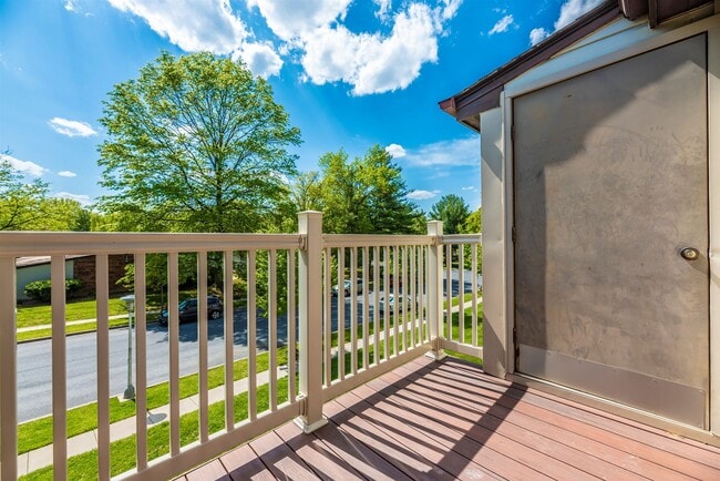 Building Photo - Condo Close to Downtown Frederick