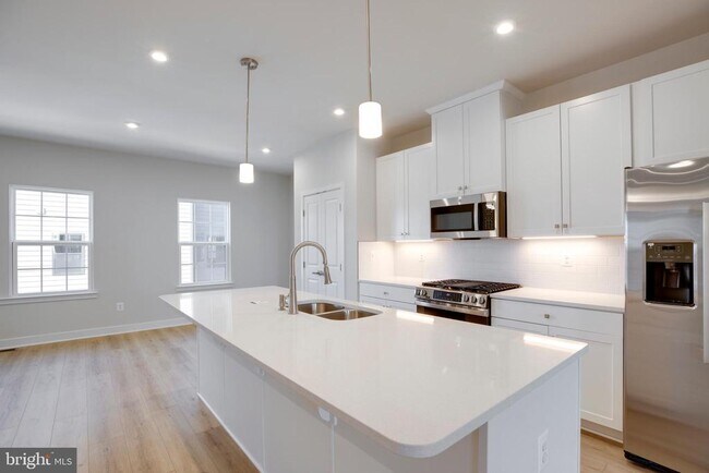 Building Photo - 4504 Dandelion Lp