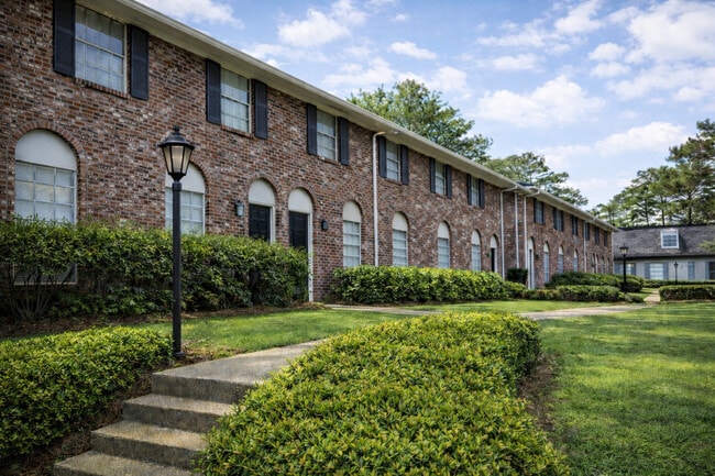 Building Photo - Vieux Carre Apartments