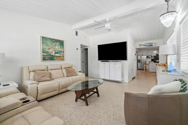 Building Photo - 321 Forsyth St