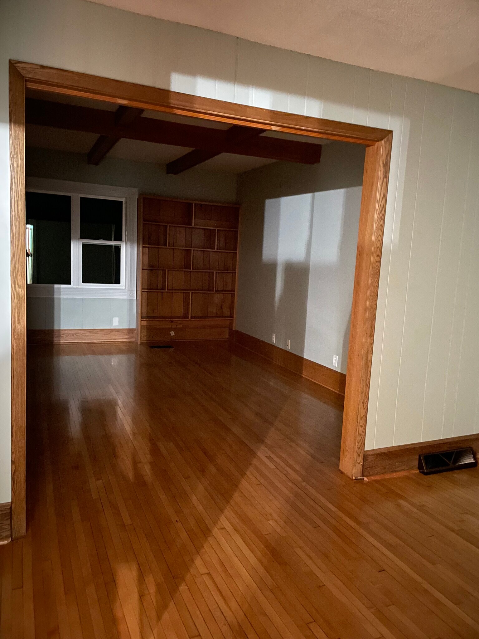 Building Photo - 5185 Samuelson Rd