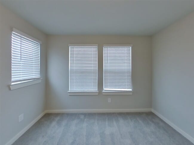 Building Photo - 9835 Willow Creek Commerce Dr