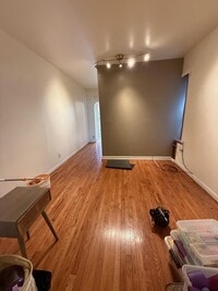 Building Photo - 415 E 187th St