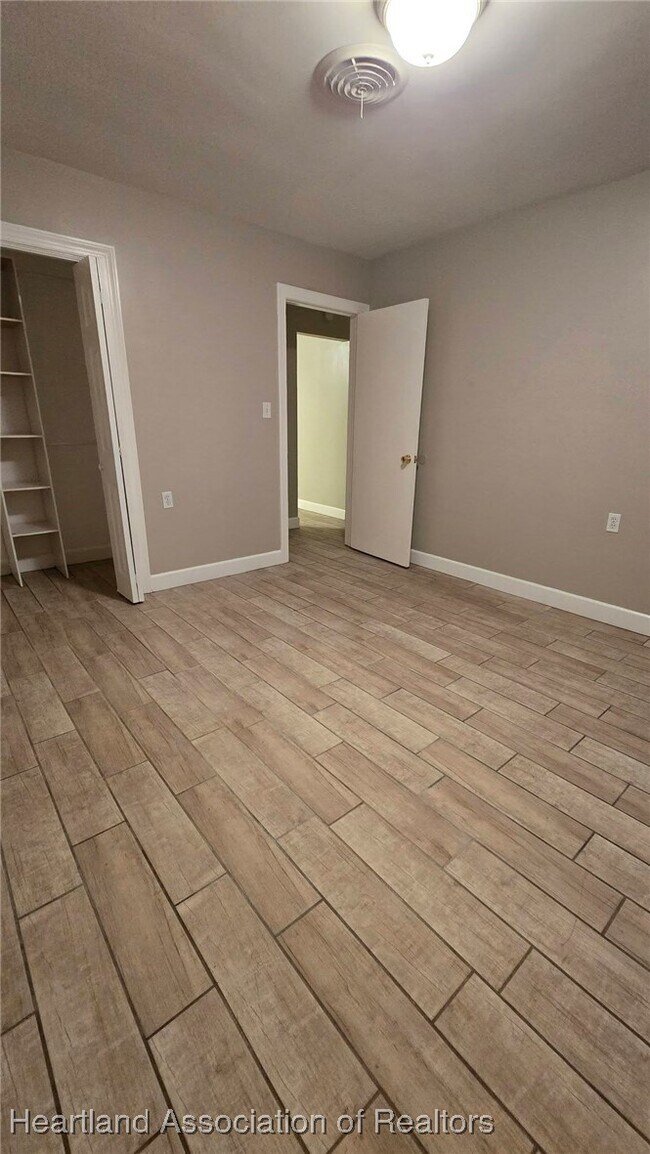 Building Photo - 6321 Lakeside Dr W