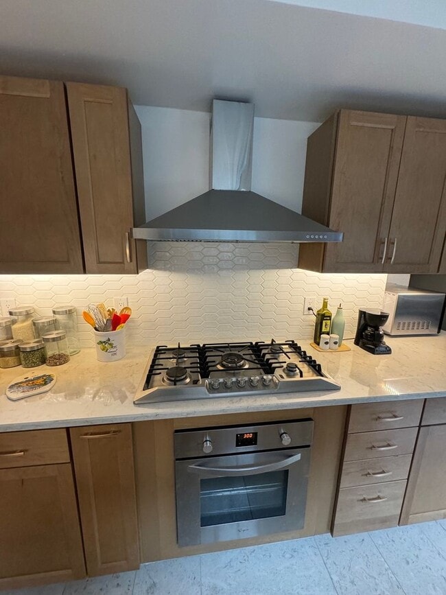 Building Photo - Coming soon!! beautiful spacious 3 bedroom...