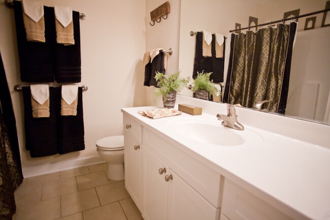 Building Photo - All-Inclusive Living Steps from East Franklin St – Relax at The Retreat! Flexible Move in!