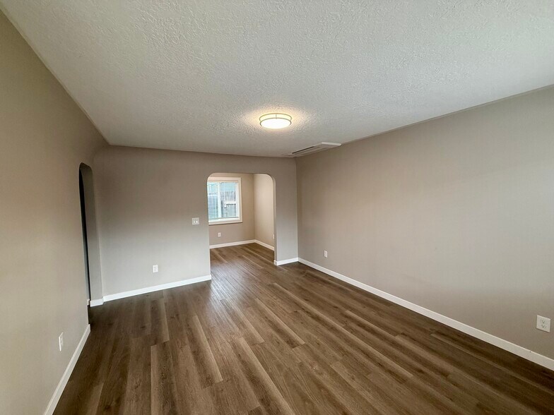 Building Photo - 1762 Evergreen Ave NE