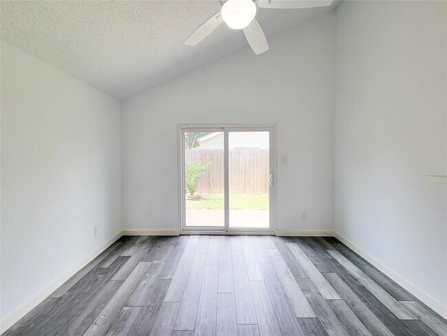 Building Photo - 13838 Walnut Hollow Ln
