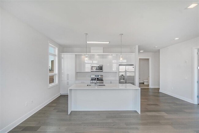 Building Photo - 119 Peter St