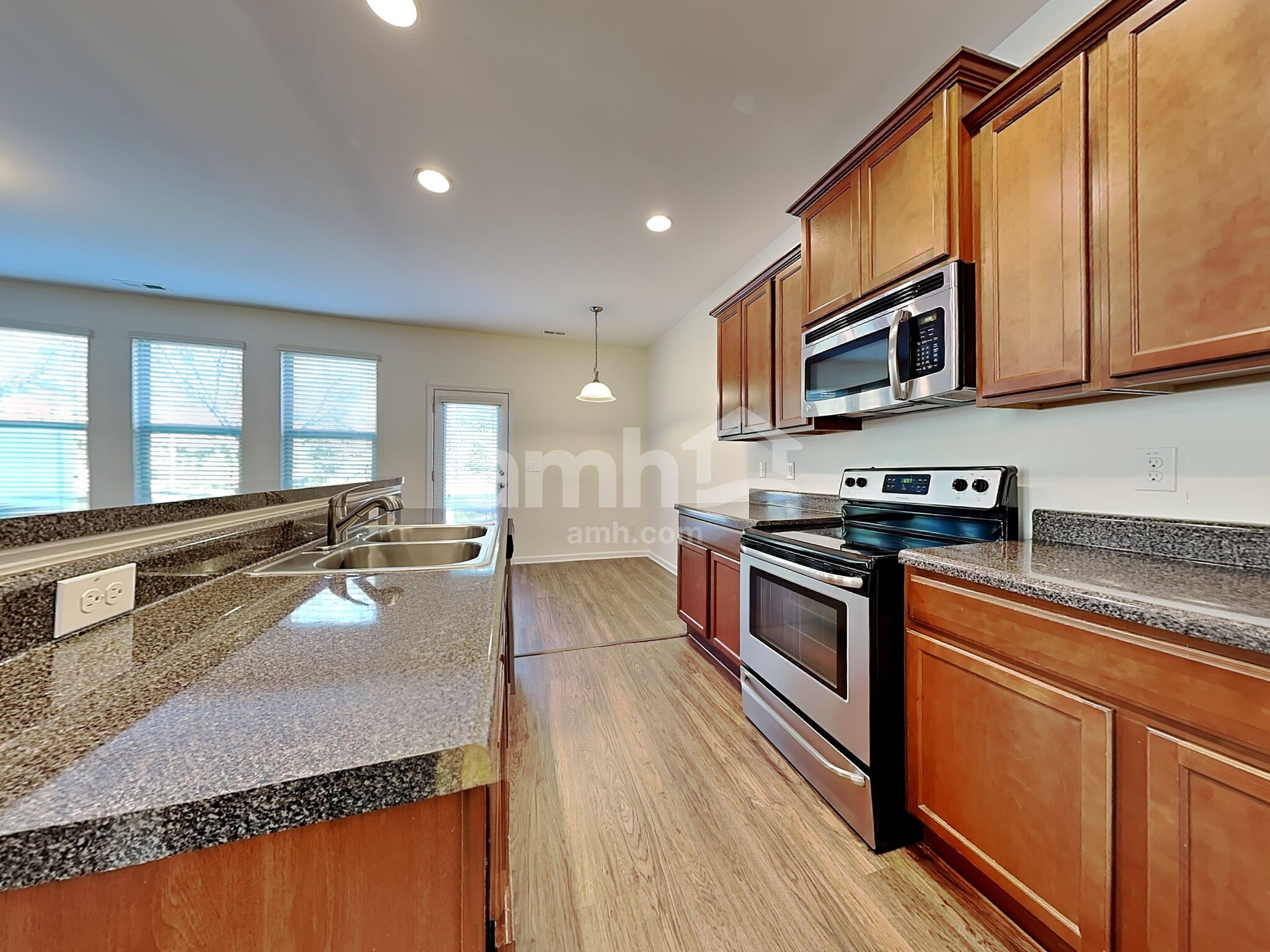 Building Photo - 4483 Middletown Dr