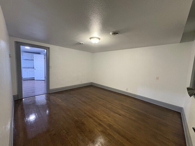 Building Photo - 1941-1939 S Winona Ln