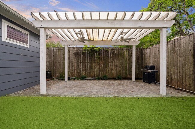 Building Photo - 1111 Adele St