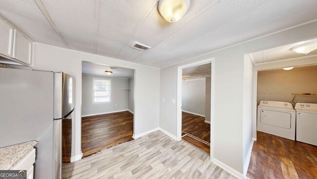 Building Photo - 1092 W Adrian Cir SW