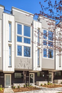 Building Photo - 2bd/1.75ba Seattle Townhome