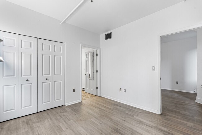 Building Photo - 444 17th St
