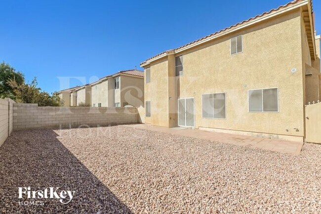 Building Photo - 10672 Medicine Bow St