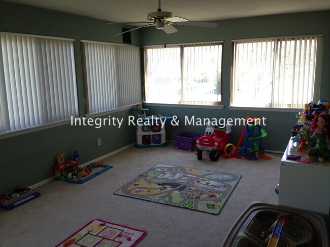 Building Photo - 13637 Pisces Ct