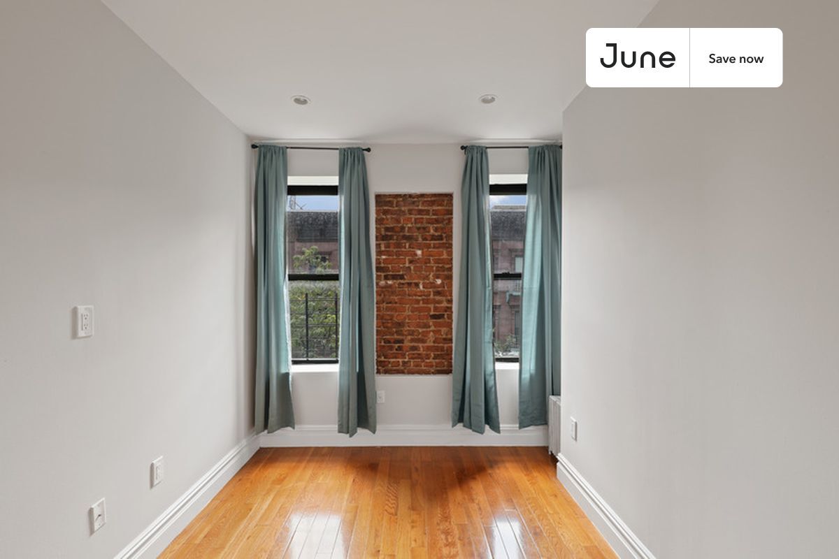 Building Photo - 23 E 109th St