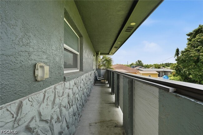 Building Photo - 2342 Barden St