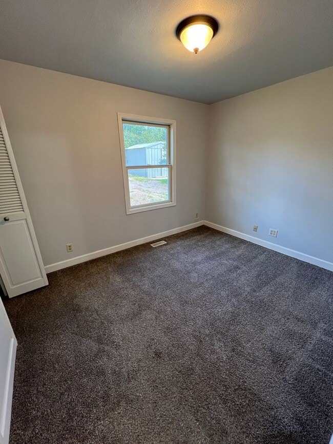 Building Photo - * Wickedly Good Special – Limited Time Onl...