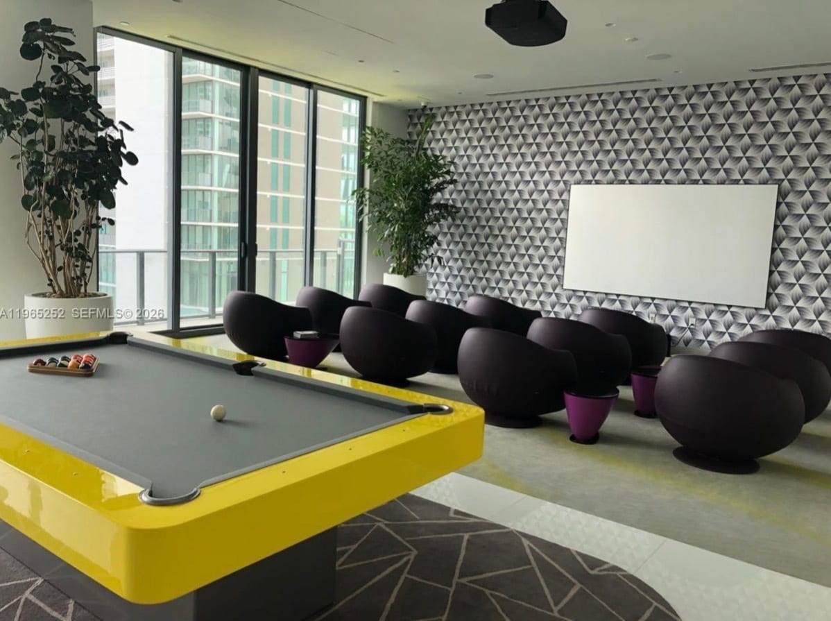 Building Photo - 501 NE 31st St