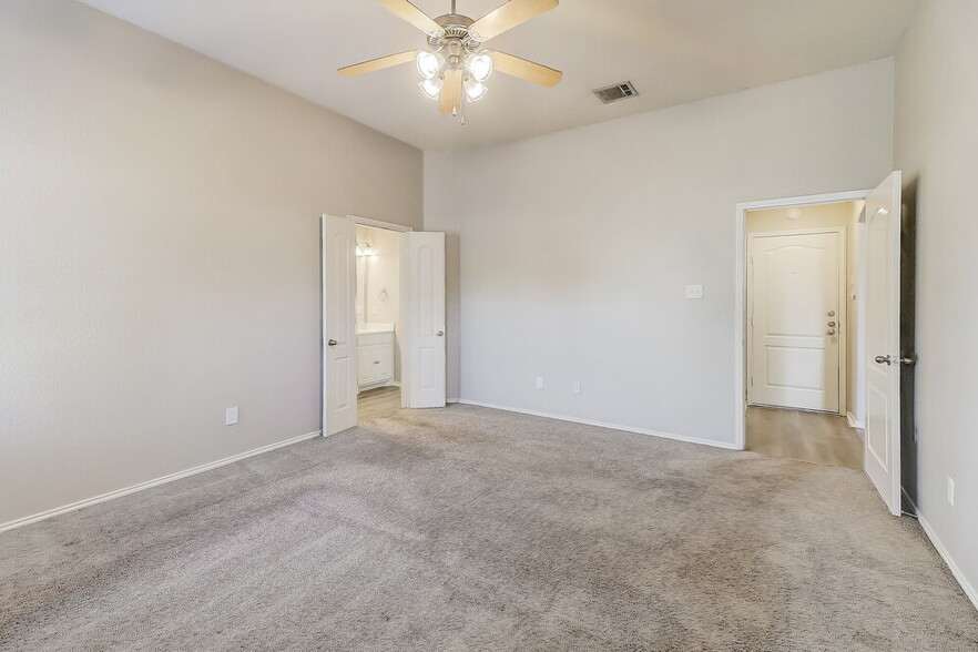 Building Photo - 903 Grouse Rd