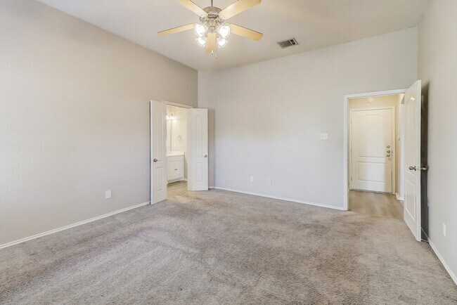 Building Photo - 903 Grouse Rd