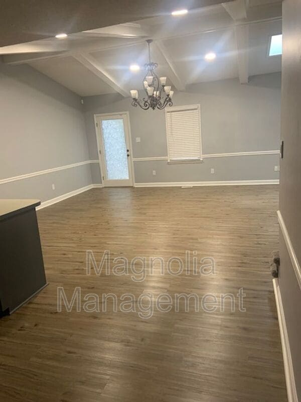 Building Photo - 1302 Oakridge Ave