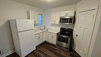 Building Photo - 357 Folcroft St