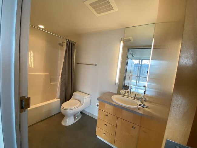 Building Photo - $3,000 | 1 Bedroom, 2 Bathroom Luxury Cond...