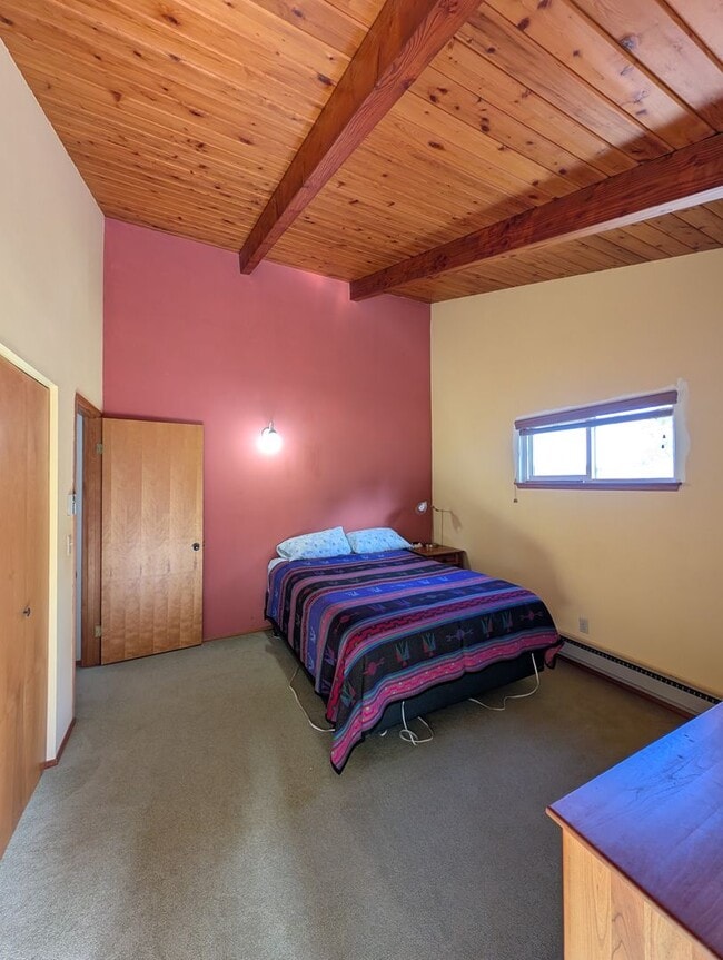 Building Photo - A Luxury Beachfront Lodge Awaits! For Rent...
