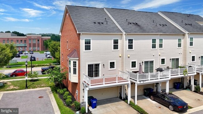 Building Photo - 7049 Banbury Dr